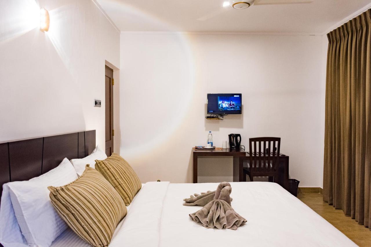 Bony'S Holiday Inn Негомбо Екстер'єр фото