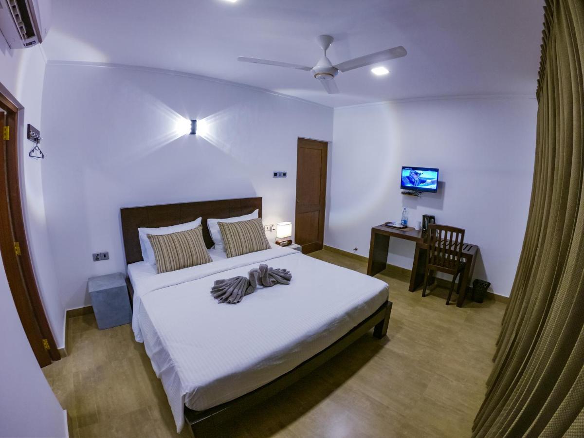 Bony'S Holiday Inn Негомбо Екстер'єр фото